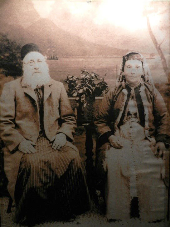 Photo of an old Greek Jewish couple in the Jewish Museum in Rhodes